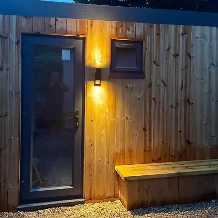 Апартаменти Redland Retreat, Cosy Garden For 2 Бристоль