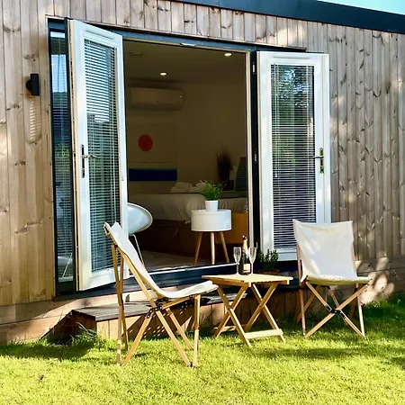 Redland Retreat, Cosy Garden For 2 Apartamento