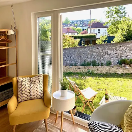 Redland Retreat, Cosy Garden For 2 Апартаменти *
