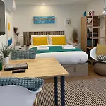 Redland Retreat, Cosy Garden For 2